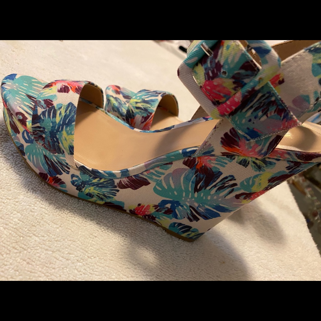 Almost Brand New Stylish Wedges By Mix No 6 Box 67 Almost Brand New Stylish Wedges By Mix No 6 Box 67